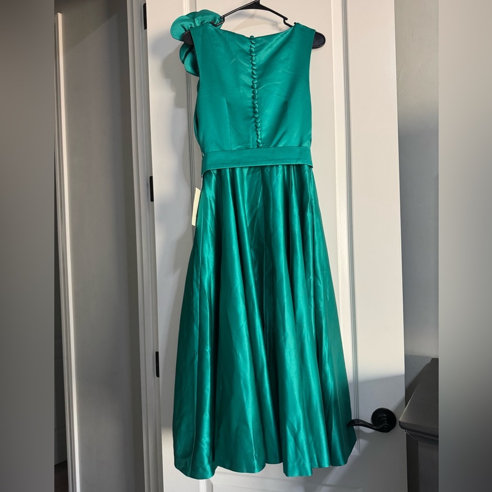 Elegant Green V-Neck Dress Prom Cocktail - Picture 9 of 9
